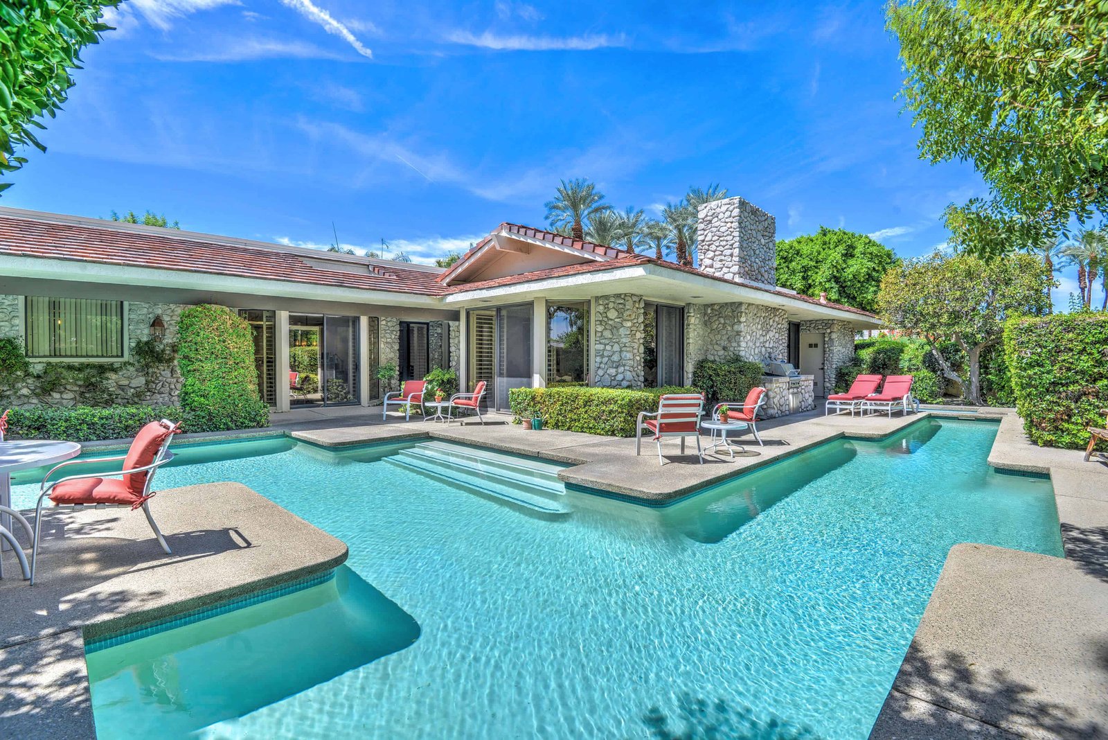POOL TO HOUSE